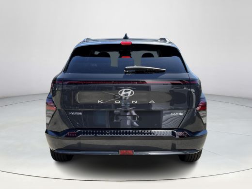 Hyundai Kona Comfort Smart 65.4 kWh | 7.500,- korting | Gratis laadstation t.w.v. 589,- | Uit voorraad leverba... ActivLease financial lease