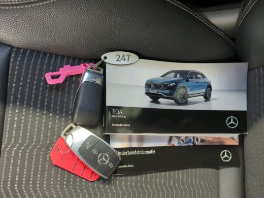 Mercedes-Benz EQA 250 Business Sol. Luxury 67 kWh | Navi | Camera | Sfeer Verlichting | ActivLease financial lease