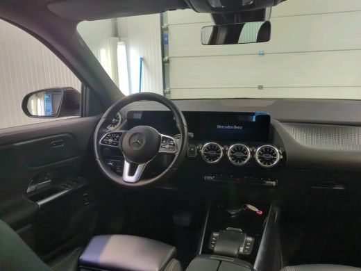 Mercedes-Benz EQA 250 Business Sol. Luxury 67 kWh | Navi | Camera | Sfeer Verlichting | ActivLease financial lease