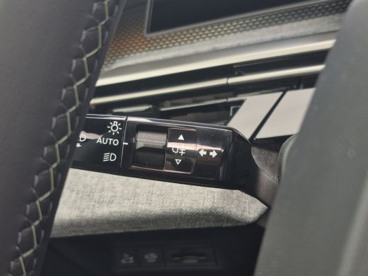 Peugeot 5008 1.2 Hybrid 136 GT 7 persoons | Full options | Panoramadak | Elektrische stoelen + massage | Leder... ActivLease financial lease