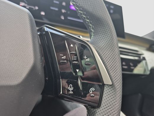 Peugeot 5008 1.2 Hybrid 136 GT 7 persoons | Full options | Panoramadak | Elektrische stoelen + massage | Leder... ActivLease financial lease