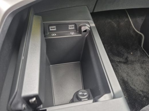 Peugeot 5008 1.2 Hybrid 136 GT 7 persoons | Full options | Panoramadak | Elektrische stoelen + massage | Leder... ActivLease financial lease