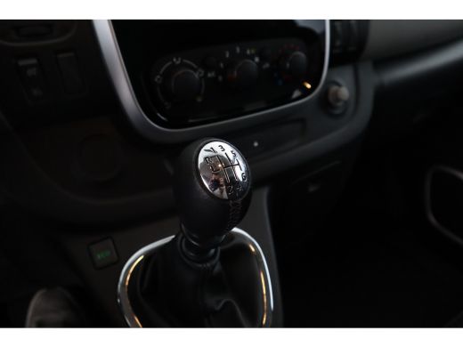 Renault Trafic 1.6 dCi T27 L1H1 Comfort navigatie, parkeersensoren, ruiten in achterdeuren en zijdeur ActivLease financial lease