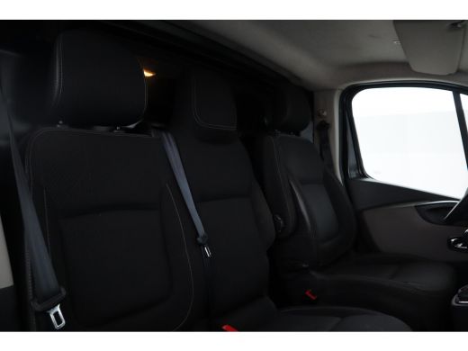 Renault Trafic 1.6 dCi T27 L1H1 Comfort navigatie, parkeersensoren, ruiten in achterdeuren en zijdeur ActivLease financial lease