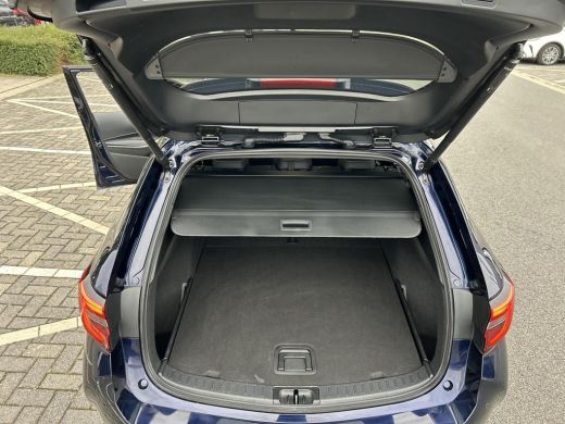 Toyota Corolla Touring Sports Hybrid 140 Dynamic (Navigatie - Elektrische achterklep) ActivLease financial lease