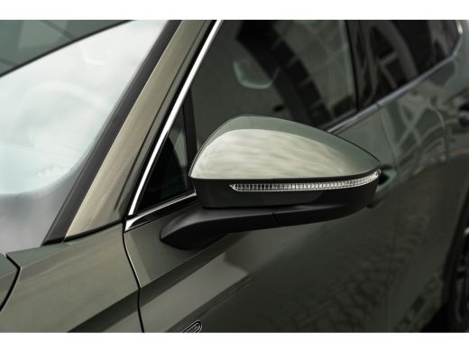 Volkswagen Tiguan R-Line Edition - eHybrid | 'App-Connect' draadloze smartphone integratie | Automatische afstandsr... ActivLease financial lease