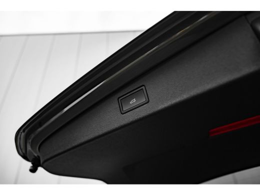 Volkswagen Tiguan R-Line Edition - eHybrid | 'App-Connect' draadloze smartphone integratie | Automatische afstandsr... ActivLease financial lease