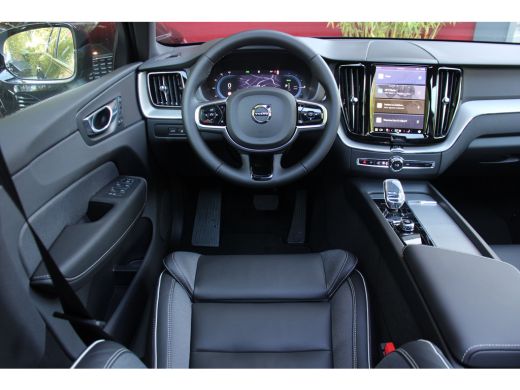 Volvo  XC60 2.0 T6 Plug-in hybrid AWD Plus Dark | Trekhaak | Camera | Panoramadak | Pilot Assist | Memory seats ActivLease financial lease