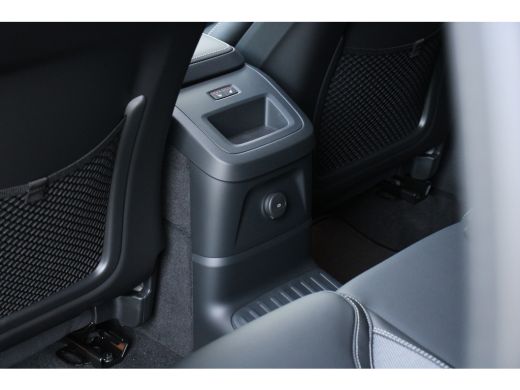 Volvo  XC60 2.0 T6 Plug-in hybrid AWD Plus Dark | Trekhaak | Camera | Panoramadak | Pilot Assist | Memory seats ActivLease financial lease