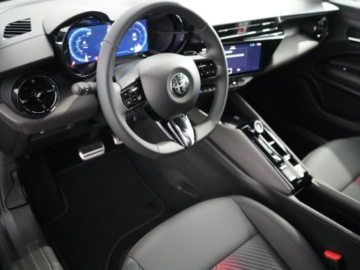 Alfa Romeo Junior Ibrida Speciale | Binnenspiegel met Dimautomaat | Intelligent Adaptive Speedcontrol (Intelligent ... ActivLease financial lease
