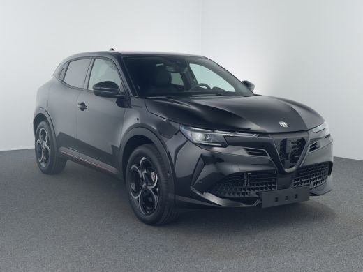 Alfa Romeo Junior Ibrida Speciale | Binnenspiegel met Dimautomaat | Intelligent Adaptive Speedcontrol (Intelligent ... ActivLease financial lease