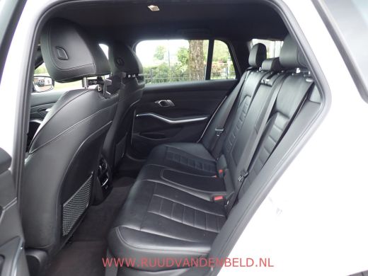 BMW 3 Serie Touring 330e M-PAKKET SHADOWLINE SPORTLEER/SFEERVERLICHTING ActivLease financial lease