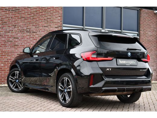BMW X1 xDrive25e M-Sport Pano ACC 360 HUD 19inch Adp-onderstel BTW-auto ActivLease financial lease