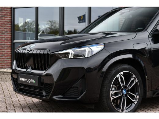 BMW X1 xDrive25e M-Sport Pano ACC 360 HUD 19inch Adp-onderstel BTW-auto ActivLease financial lease
