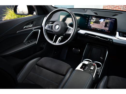 BMW X1 xDrive25e M-Sport Pano ACC 360 HUD 19inch Adp-onderstel BTW-auto ActivLease financial lease
