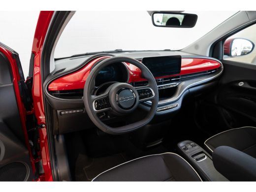 Fiat 500 Urban 42 kWh | Camera | Stoel en Stuurverwarming | Apple Carplay & Android Auto | Parkeersensoren... ActivLease financial lease