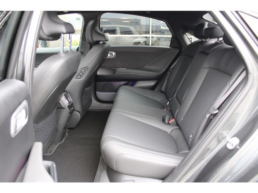 Hyundai IONIQ 6 Lounge Sky AWD 77.4 kWh | Schuifkantel dak | 20 INCH | Lederen bekleding | 360 Camera | ActivLease financial lease