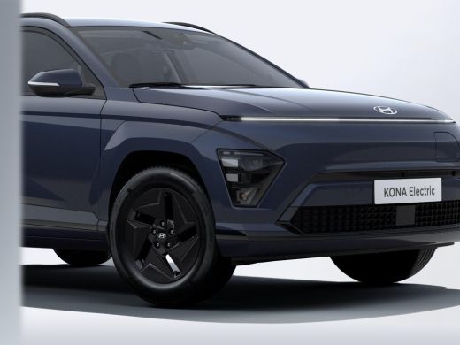 Hyundai Kona Pure Edition 64.8 kWh | 2.500,- korting | Gratis laadstation t.w.v. 589,- | Uit voorraad leverbaar | ActivLease financial lease