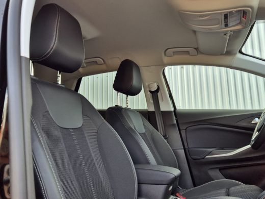 Opel Grandland 1.2 130PK Turbo Level | Achteruitrijcamera | Winterpakket | 18 Inch LMV | Cruise control | Leder ... ActivLease financial lease