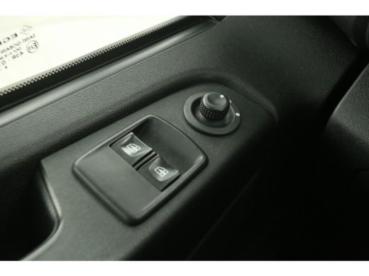 Opel Vivaro 1.6 CDTI L2H1 | DC | 6-Zits | Airco | Cruise | Camera | Navi | Parkeersens. | Trekh. | Imperiaal ActivLease financial lease