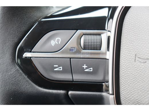 Peugeot 208 1.2 PURETECH 100PK ALLURE PACK / NAVI / LEDER / CLIMA / FULL-LED / 16" LMV / KEYLESS / ADAPT. CRU... ActivLease financial lease