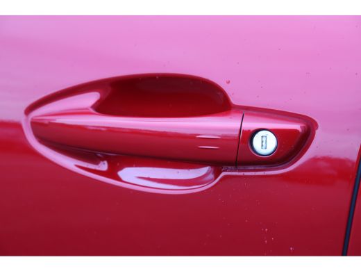 Peugeot 3008 1.6 HYBRID 225PK GT PACK AUTOMAAT / NAVI / LEDER / CLIMA / PDC / 19" LMV / CAMERA / BLACK PACK / ... ActivLease financial lease