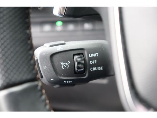 Peugeot 3008 1.6 HYBRID 225PK GT PACK AUTOMAAT / NAVI / LEDER / CLIMA / PDC / 19" LMV / CAMERA / BLACK PACK / ... ActivLease financial lease