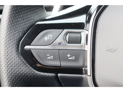 Peugeot 5008 1.2 PURETECH 130PK GT PACK AUTOMAAT / NAVI / CLIMA / PDC / 19" LMV / CAMERA / KEYLESS / FULL-LED ... ActivLease financial lease