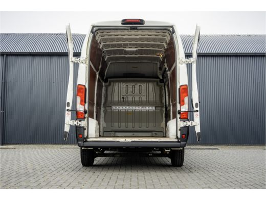 Peugeot Boxer 2.0 BlueHDI L3H3 | 160PK | Camera | Navigatie | Cruise | Airco | 3T Trekgewicht | Euro 6 ActivLease financial lease