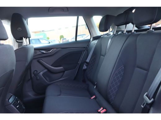 Skoda Kamiq 110PK 1.0 TSI Ambition | Airco | Apple Carplay/Android Auto|telefoonintegratie premium | Cruise c... ActivLease financial lease