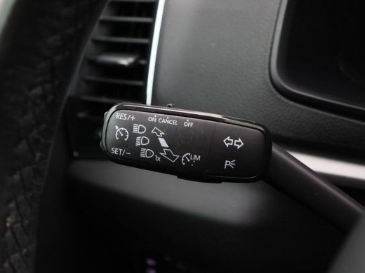 Skoda Karoq 1.6 TDi 115 Pk Clever Edition | LED | Parkeersensoren | Cruise Control | Carplay | Navigatiesyste... ActivLease financial lease