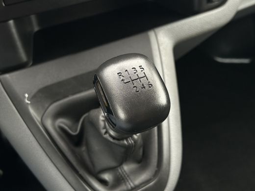 Toyota ProAce 2.0 D-4D 145 PK / L2H1 / 1e EIGENAAR / 43.241 KM !! / AIRCO / CRUISE / 3-ZITS / BLUETOOTH ActivLease financial lease