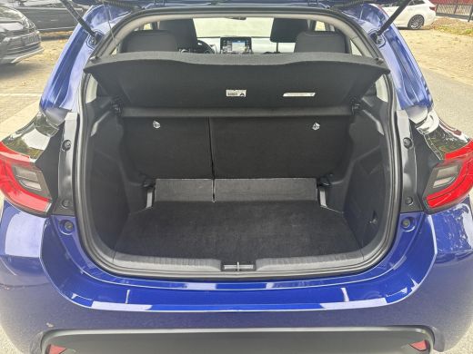Toyota Yaris 1.5 Hybrid Dynamic | 06-10141018 Voor meer informatie ActivLease financial lease