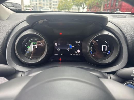 Toyota Yaris 1.5 Hybrid Dynamic | 06-10141018 Voor meer informatie ActivLease financial lease