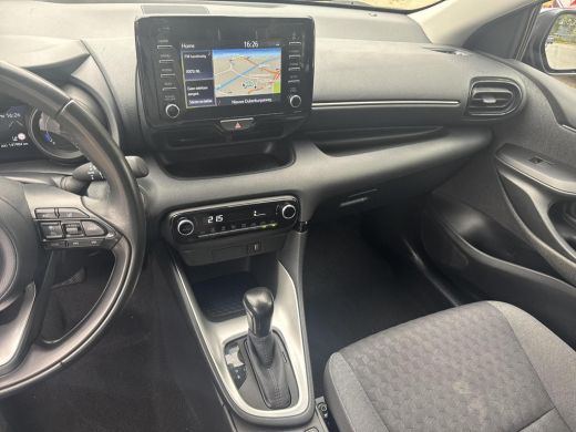 Toyota Yaris 1.5 Hybrid Dynamic | 06-10141018 Voor meer informatie ActivLease financial lease