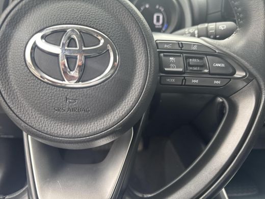 Toyota Yaris 1.5 Hybrid Dynamic | 06-10141018 Voor meer informatie ActivLease financial lease