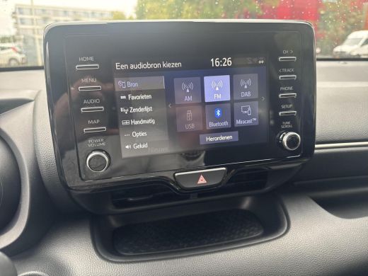 Toyota Yaris 1.5 Hybrid Dynamic | 06-10141018 Voor meer informatie ActivLease financial lease