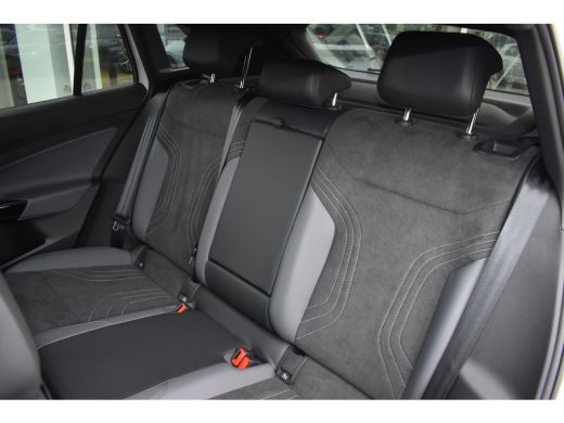 Volkswagen ID.4 Pro Limited Edition 77 kWh | TREKHAAK | BLACK STYLE | CAMERA | NAVIGATIE | STUUR + STOELVERW. ActivLease financial lease