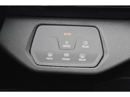 Volkswagen ID.4 Pro Limited Edition 77 kWh | TREKHAAK | BLACK STYLE | CAMERA | NAVIGATIE | STUUR + STOELVERW. ActivLease financial lease