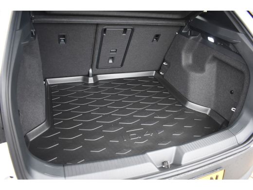 Volkswagen ID.4 Pro Limited Edition 77 kWh | TREKHAAK | BLACK STYLE | CAMERA | NAVIGATIE | STUUR + STOELVERW. ActivLease financial lease