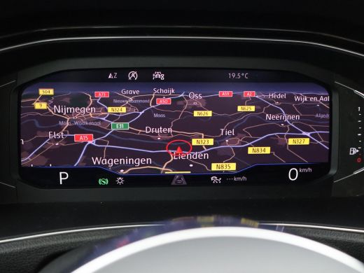 Volkswagen T-Roc 1.5 TSI 150 PK DSG SPORT *BTW* + VIRTUAL COCKPIT | BEATS | 18 INCH | APAPTIVE CRUISE | LED | STOE... ActivLease financial lease