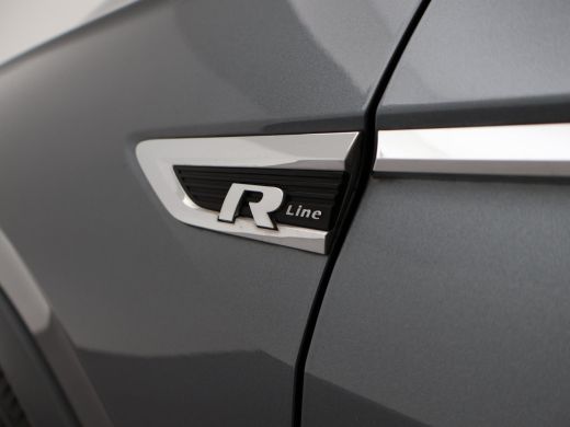 Volkswagen Tiguan Allspace 1.5 TSI R-LINE + PANORAMA | FIETSENDRAGER | TREKHAAK | MASSAGE | VIRTUAL COCKPIT | DAKDRAGERS ActivLease financial lease