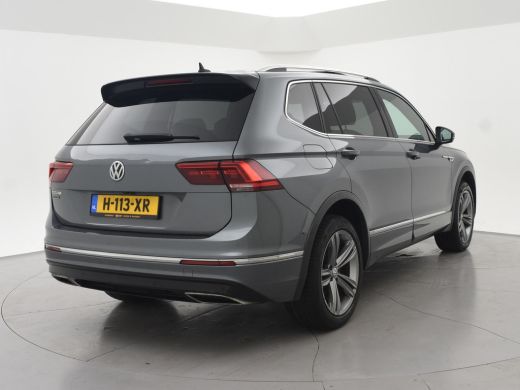 Volkswagen Tiguan Allspace 1.5 TSI R-LINE + PANORAMA | FIETSENDRAGER | TREKHAAK | MASSAGE | VIRTUAL COCKPIT | DAKDRAGERS ActivLease financial lease