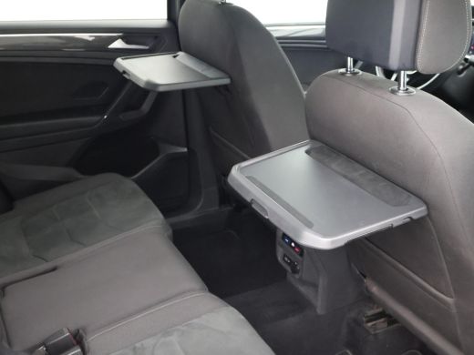 Volkswagen Tiguan Allspace 1.5 TSI R-LINE + PANORAMA | FIETSENDRAGER | TREKHAAK | MASSAGE | VIRTUAL COCKPIT | DAKDRAGERS ActivLease financial lease