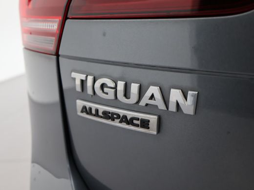 Volkswagen Tiguan Allspace 1.5 TSI R-LINE + PANORAMA | FIETSENDRAGER | TREKHAAK | MASSAGE | VIRTUAL COCKPIT | DAKDRAGERS ActivLease financial lease