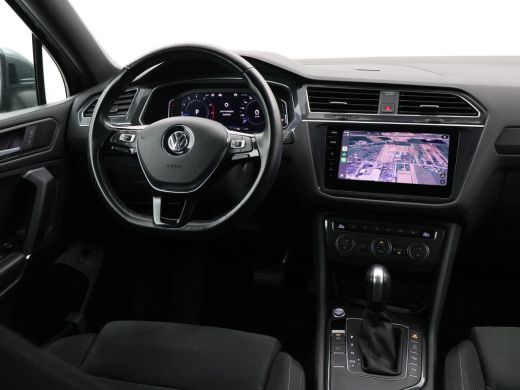 Volkswagen Tiguan Allspace 1.5 TSI R-LINE + PANORAMA | FIETSENDRAGER | TREKHAAK | MASSAGE | VIRTUAL COCKPIT | DAKDRAGERS ActivLease financial lease