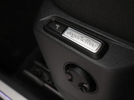Volkswagen Tiguan Allspace 1.5 TSI R-LINE + PANORAMA | FIETSENDRAGER | TREKHAAK | MASSAGE | VIRTUAL COCKPIT | DAKDRAGERS ActivLease financial lease