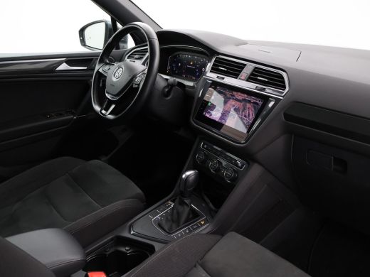 Volkswagen Tiguan Allspace 1.5 TSI R-LINE + PANORAMA | FIETSENDRAGER | TREKHAAK | MASSAGE | VIRTUAL COCKPIT | DAKDRAGERS ActivLease financial lease