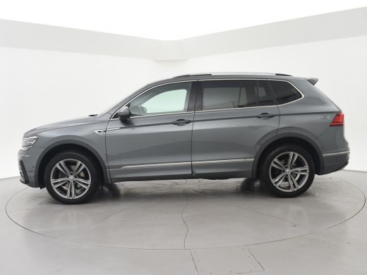 Volkswagen Tiguan Allspace 1.5 TSI R-LINE + PANORAMA | FIETSENDRAGER | TREKHAAK | MASSAGE | VIRTUAL COCKPIT | DAKDRAGERS ActivLease financial lease