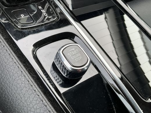 Volvo  V60 2.0 T6 PHEV AWD Inscription Trekhaak 360Cam Leer Stoel/Stuurverw Led NL-Auto! ActivLease financial lease